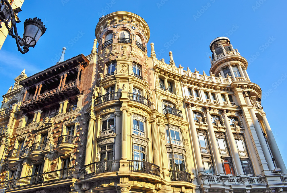 Fototapeta premium historic building in Madrid