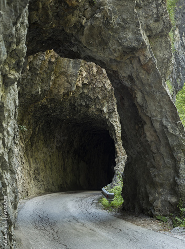 Tunnel road