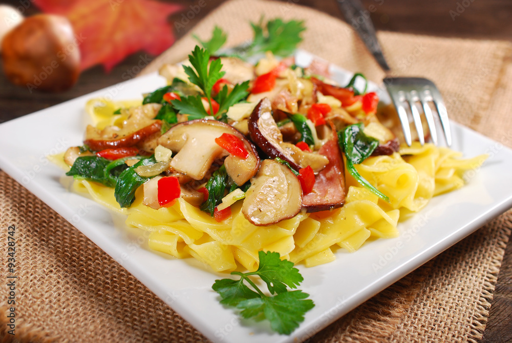 tagliatelle with porcini mushrooms and spinach