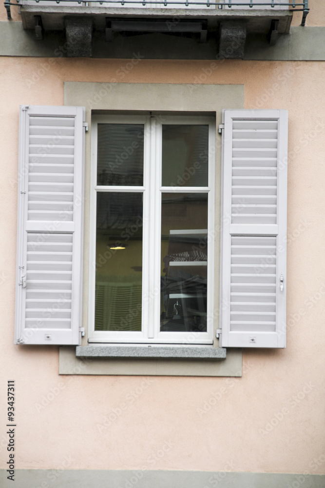 Window from Como, Italy