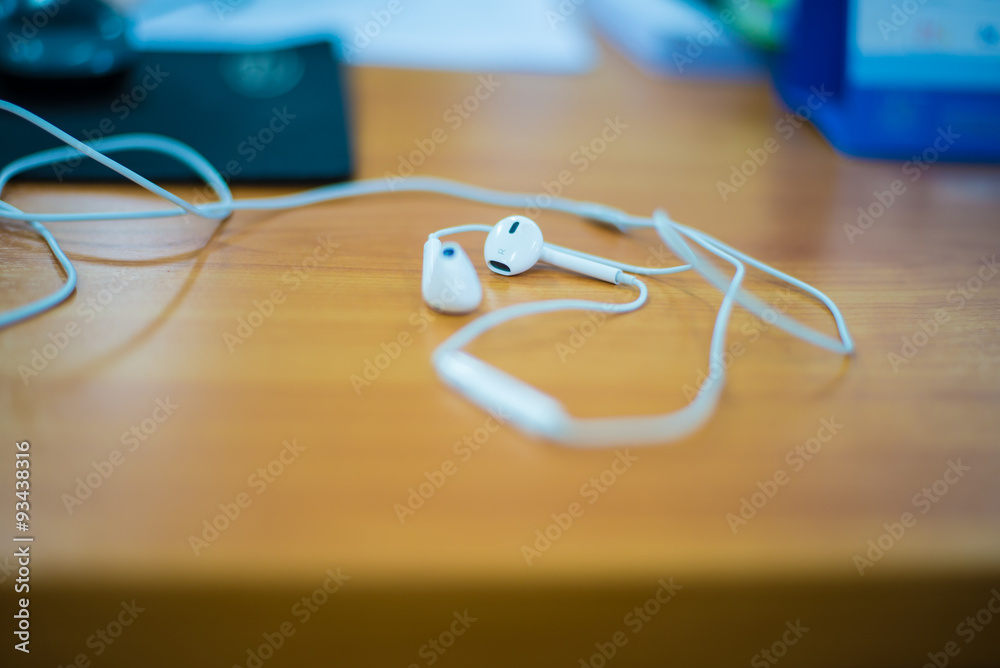 Earphone Earphone