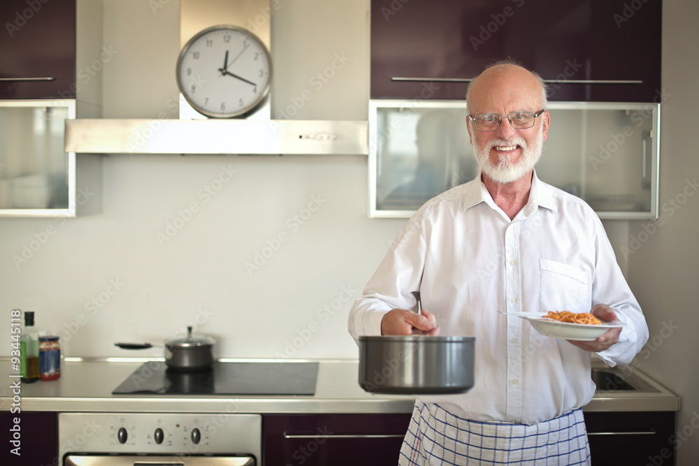 Man cooking pasta