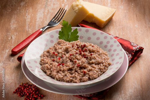 risotto with red wine red pepper and parmesan cheese