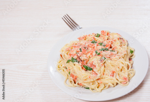 spaghetti with salmon creamy sauce