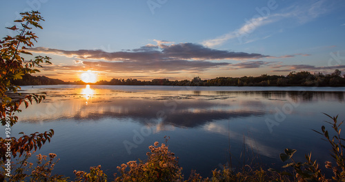 Sonnenuntergang am Stausee 