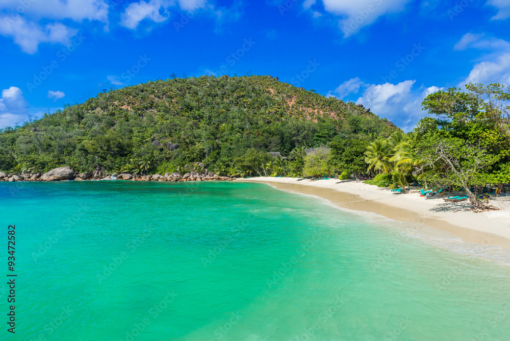 Fototapeta premium Anse Kerlan - Tropical beach in Seychelles, Praslin
