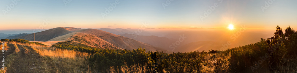 Panorama of amazing sunrise on mountain ridge - obrazy, fototapety, plakaty 