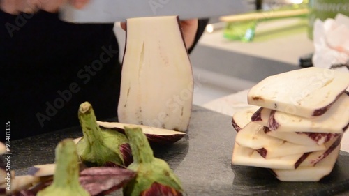1017 - Cut the eggplants
