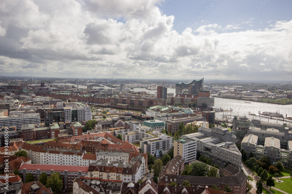 Fototapeta premium Panoramablick über Hamburg vom Kirchturm St. Michaelis