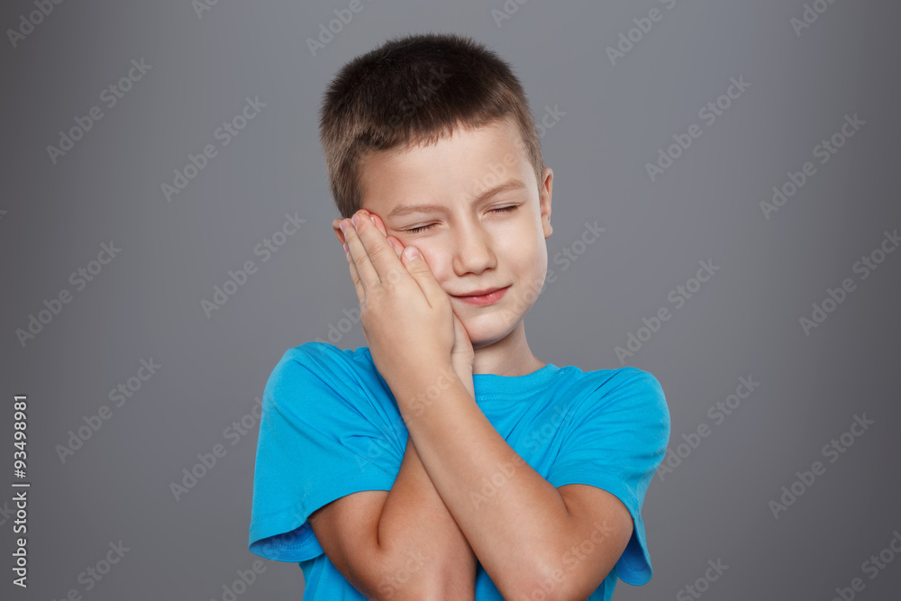 Little boy with toothache
