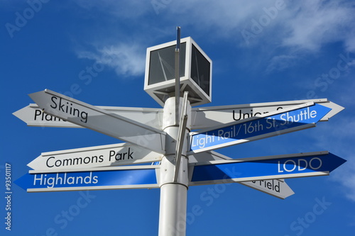 Eight-Sided Multi-Directional Arrow Pointer Sign