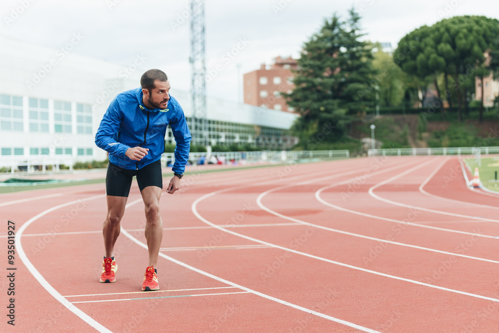 Obraz premium Runner ready to run is ready to run in the racetrack