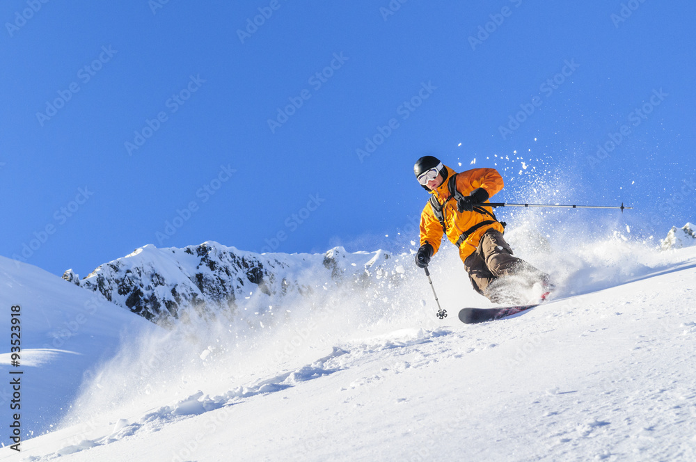 Skifahrer im Freeride-Revier
