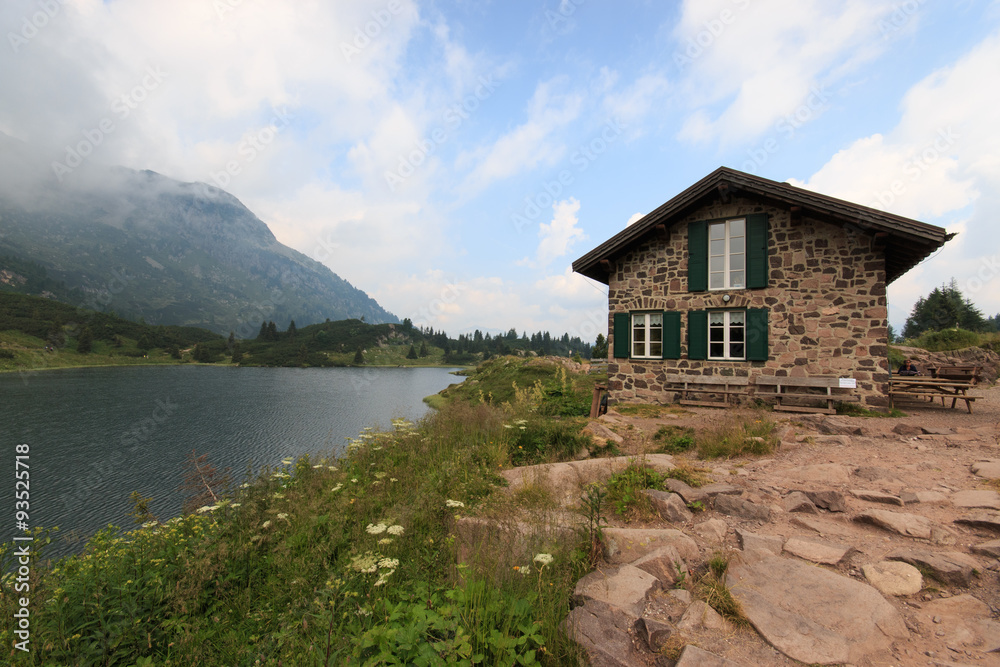 lago e rifugio Colbricon (Trentino)
