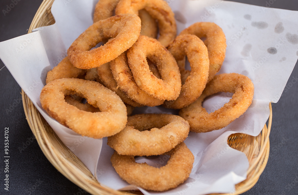onion rings on a plate