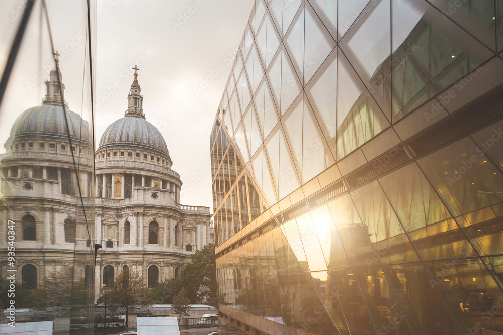 Obraz premium St Paul Cathedral in London
