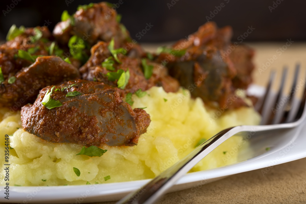 Chicken liver and mashed potatoes