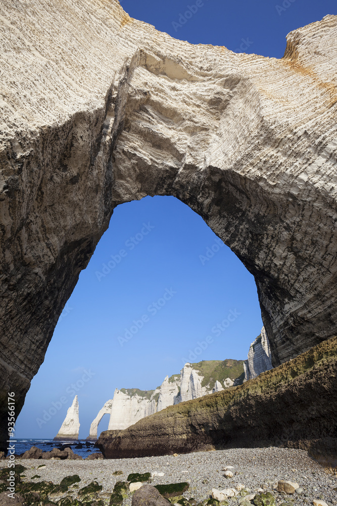 Vertical view of Chalk cliffs