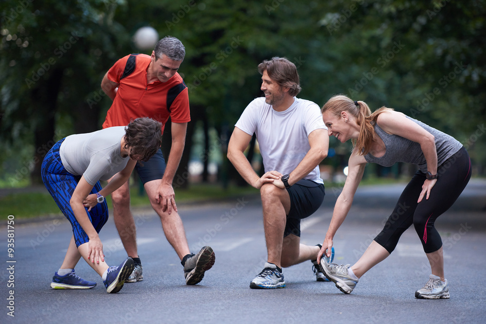 Fototapeta premium jogging people group stretching