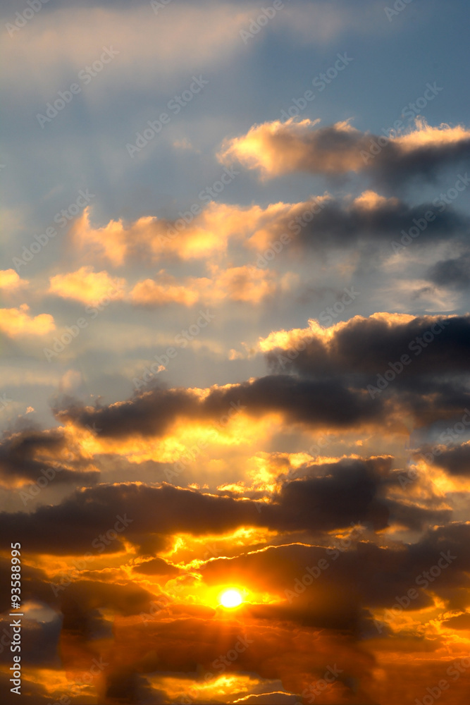 Obraz premium sunset is in city