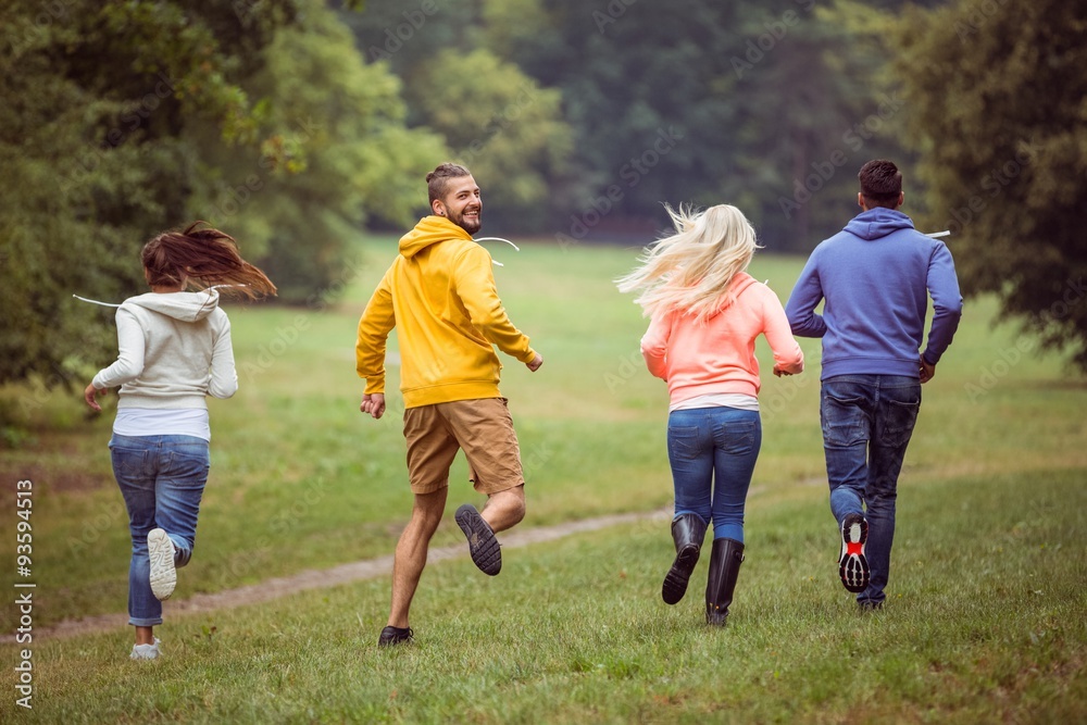 Obraz premium Friends on a hike together