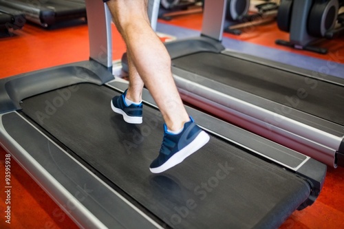 Man running on a treadmill © WavebreakMediaMicro
