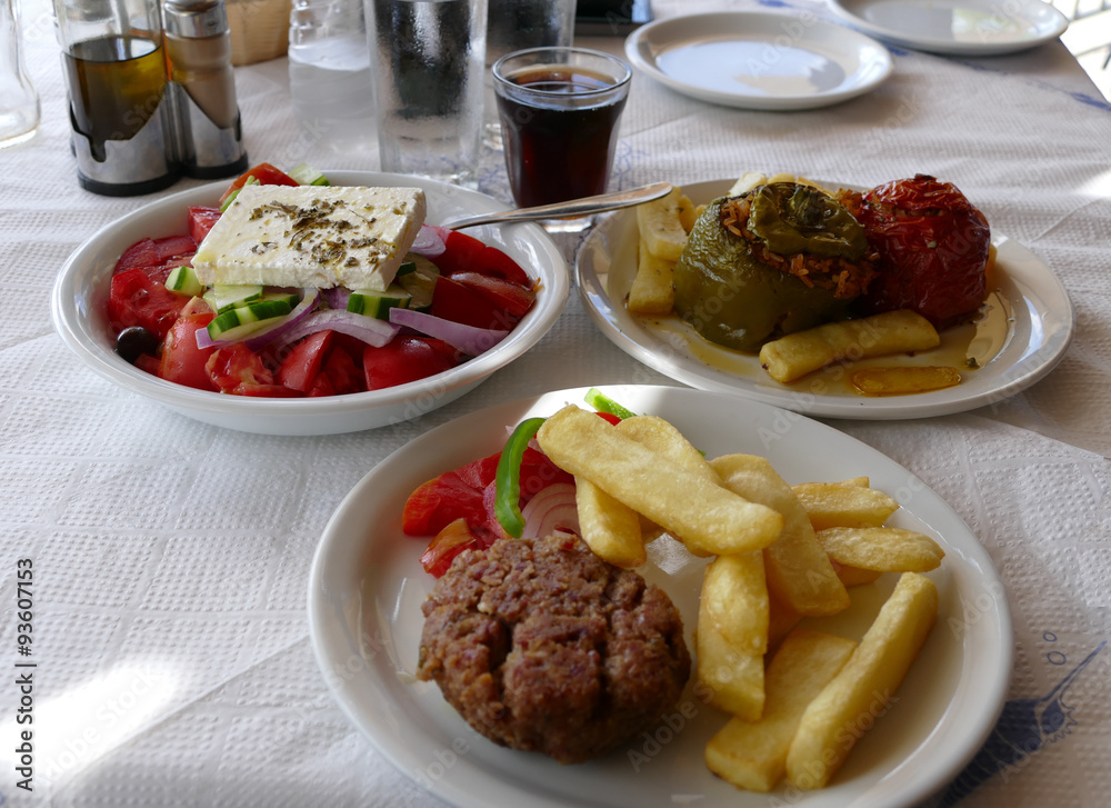 Gedeckter Tisch in Griechenland