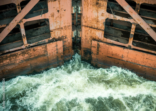 sluice door photo