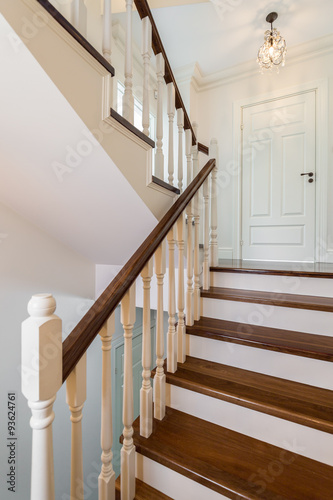 Colonial designed staircase © Photographee.eu