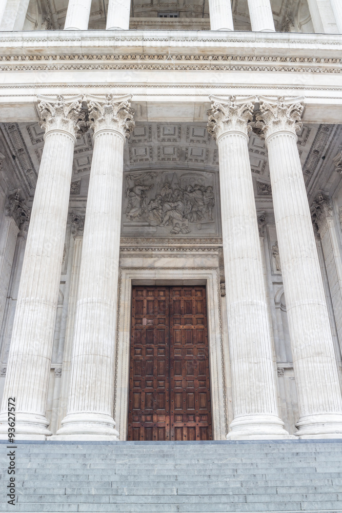 Naklejka premium St. Paul's Cathedral Door