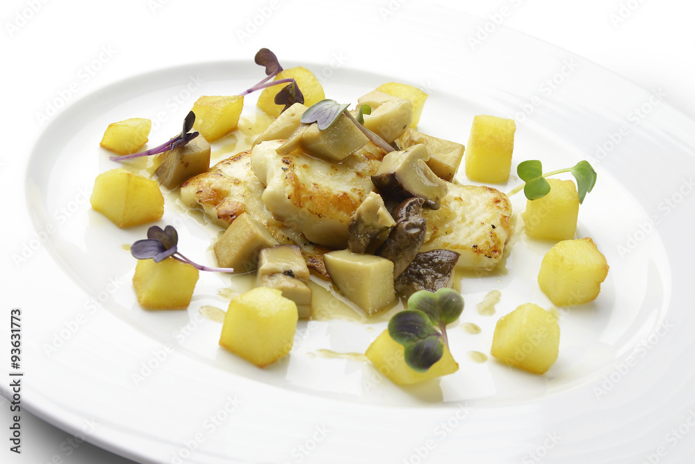Fillet of turbot with mushrooms and potatoes Fillet of turbot with mushrooms and potatoes