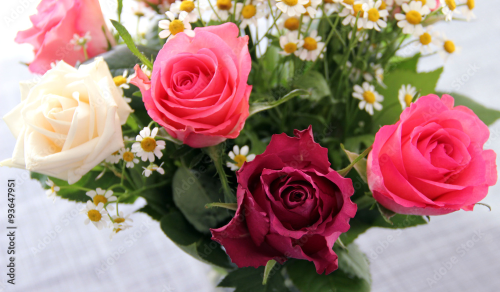 Naklejka premium Bouquet de 4 roses
