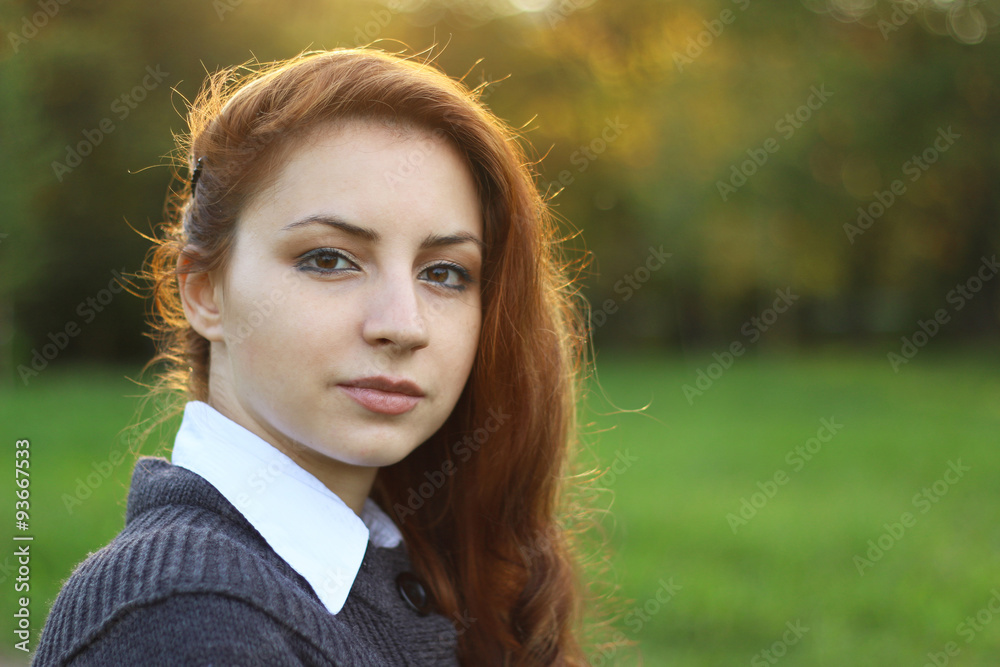 Fototapeta premium girl business style park portrait autumn