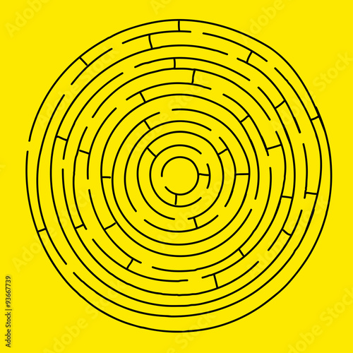 Hand draw circular maze