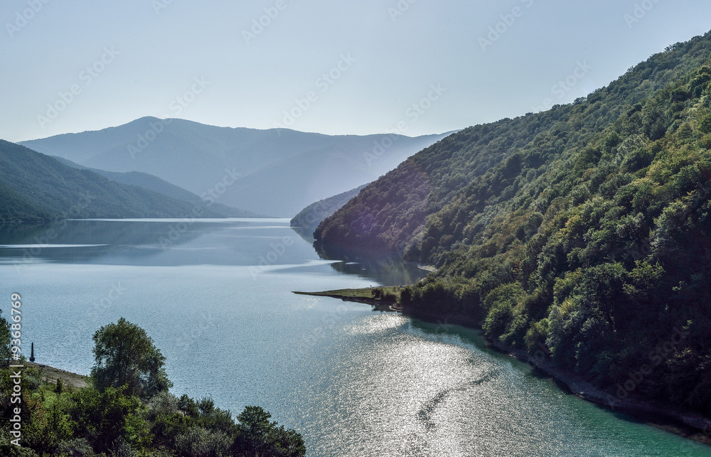 Fototapeta premium view of the mountains and river