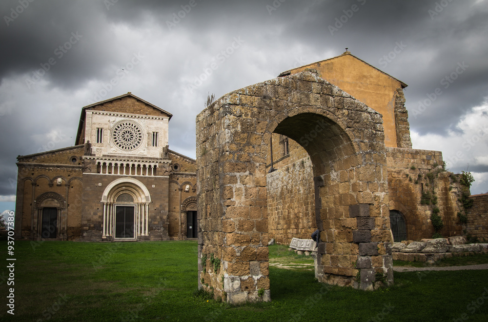 Antica chiesa di San Pietro a Tuscania, Lazio - Italia