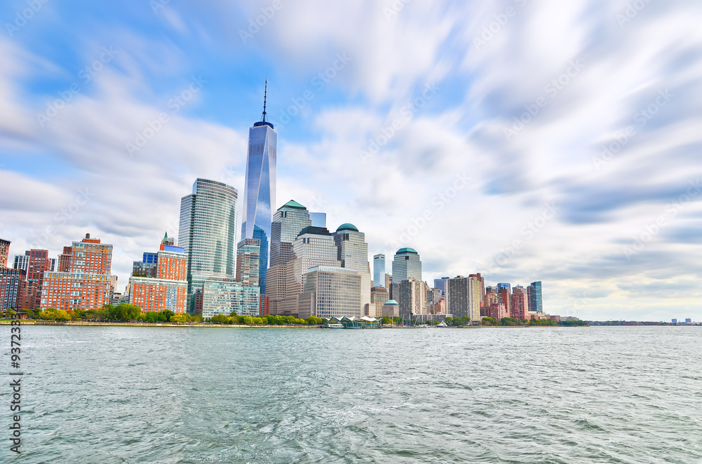 Fototapeta premium View of New York City in a sunny day.