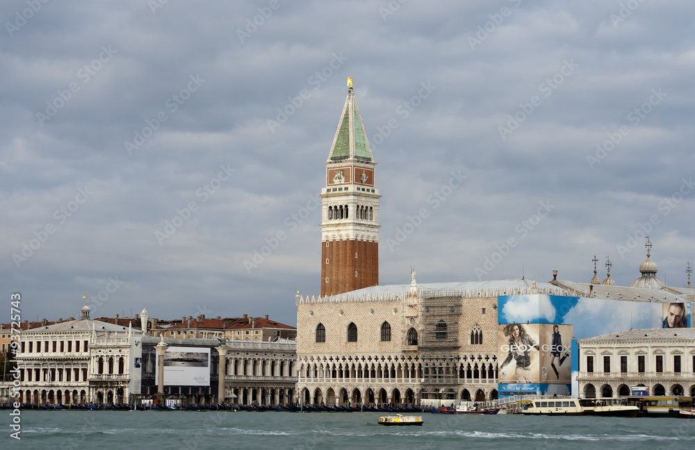 Vistas de la ciudad monumental de Venecia, Italia