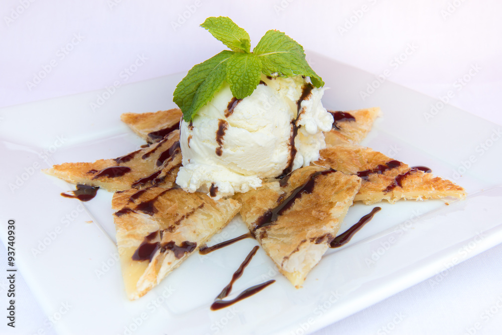 Sweet Roti served with ice cream Sweet Roti served with ice cream