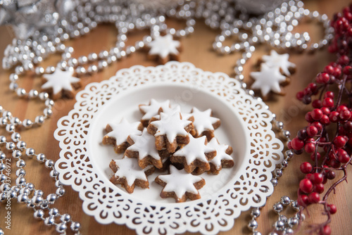 Wallpaper Mural Zimtsterne  Torontodigital.ca