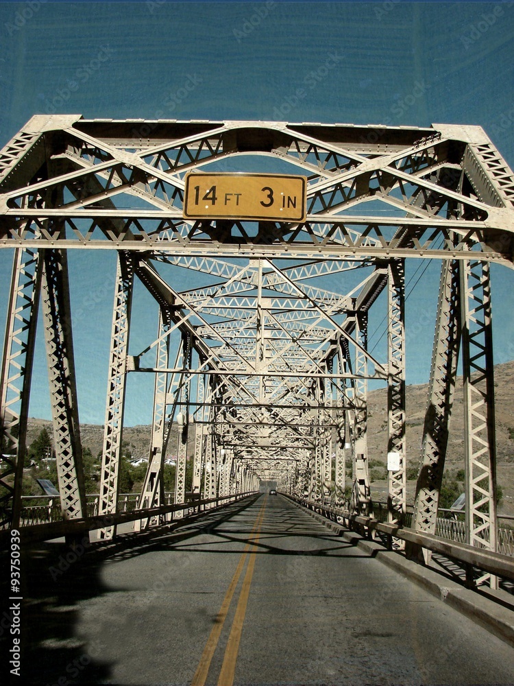 Obraz premium aged and worn vintage photo of old bridge