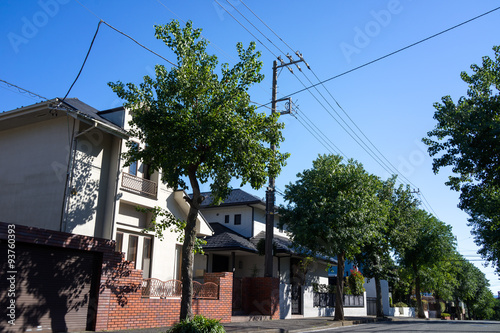 街路樹のある住宅街