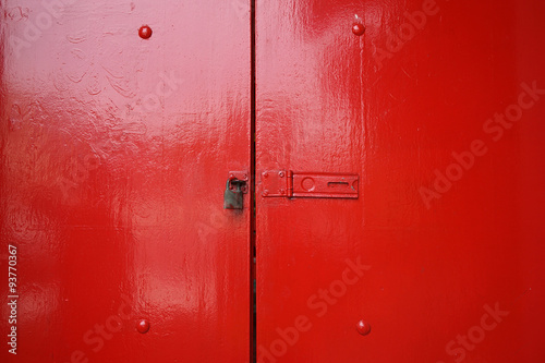 old red door in chinese temple