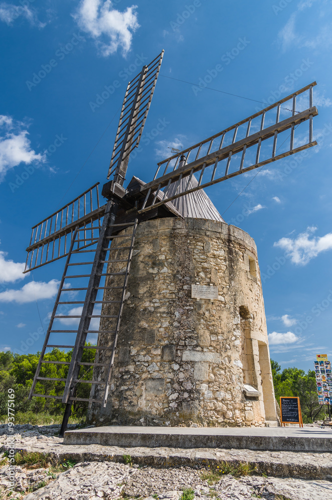 Daudet's windmill - Fontvielle (France)