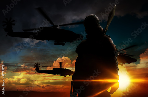 Canvastavla Silhouette of soldier at sunset