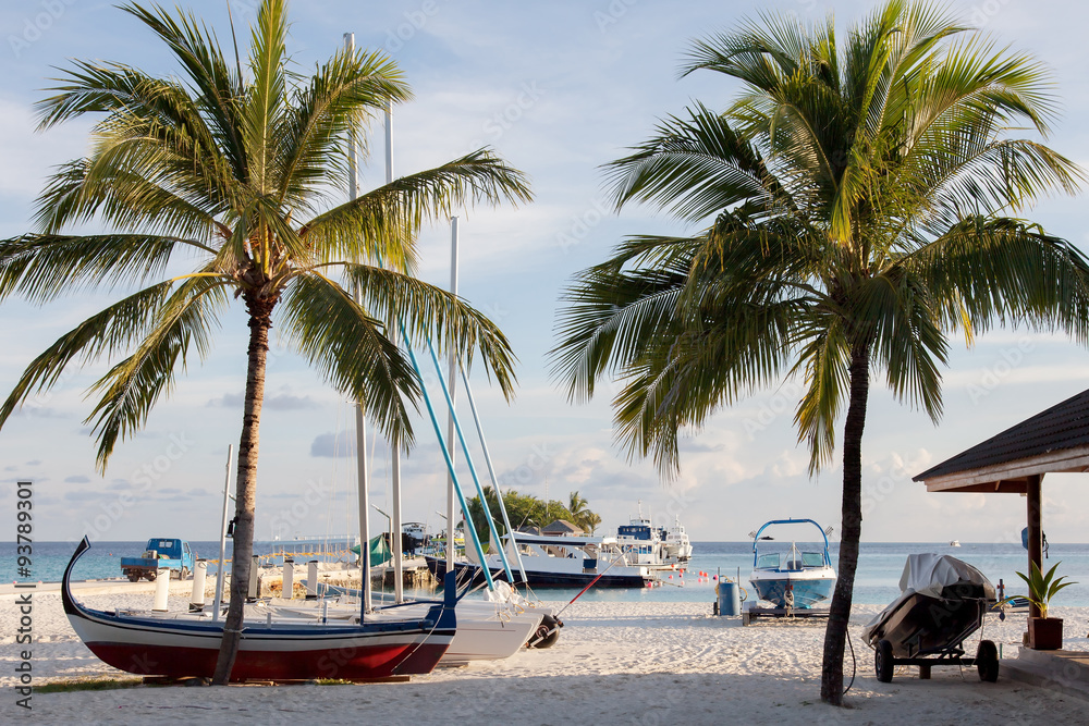 Fototapeta premium Pier on the tropical island