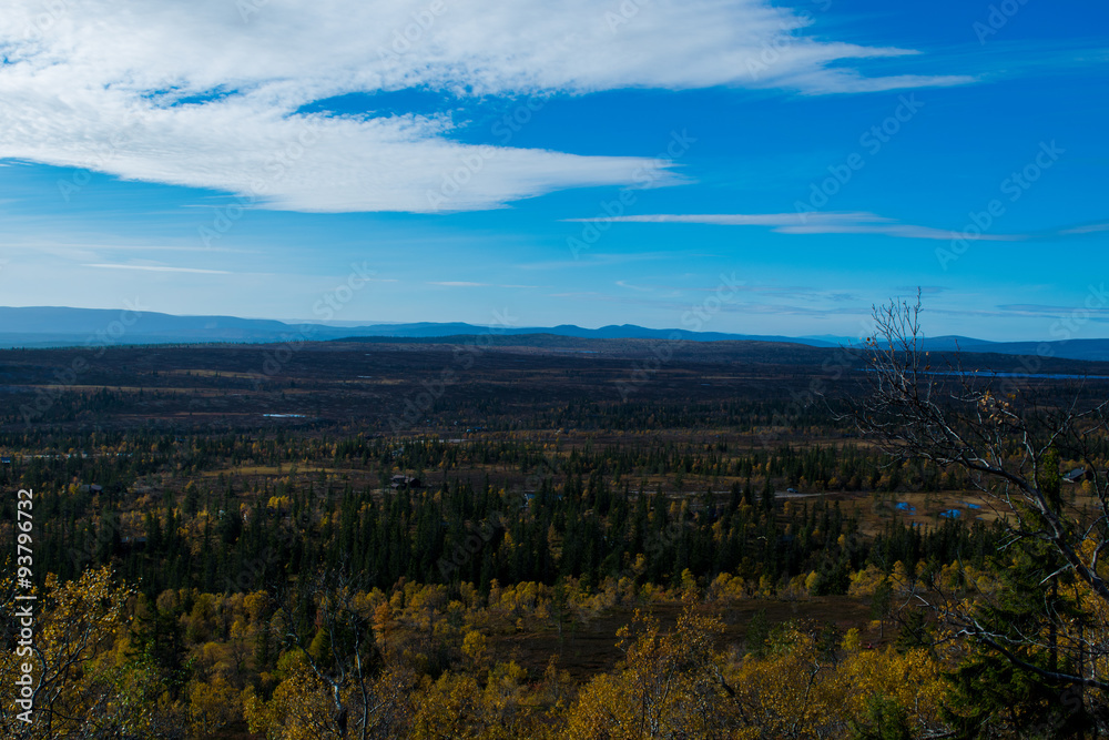 Naklejka premium Norwegian mountain in beautiful fall colors