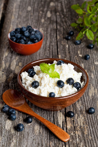 cottage cheese with blueberry and mint for breakfast