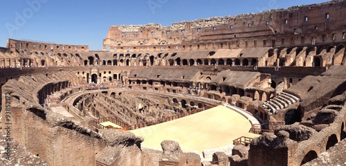 Billede på lærred Panorámica interior del coliseo romano de día, italia, roma