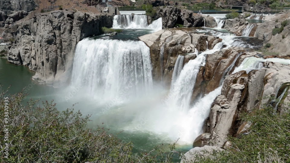 Shoshone Falls Snake River over bushes HD 8174 Shoshone Falls Snake River over bushes HD 8174